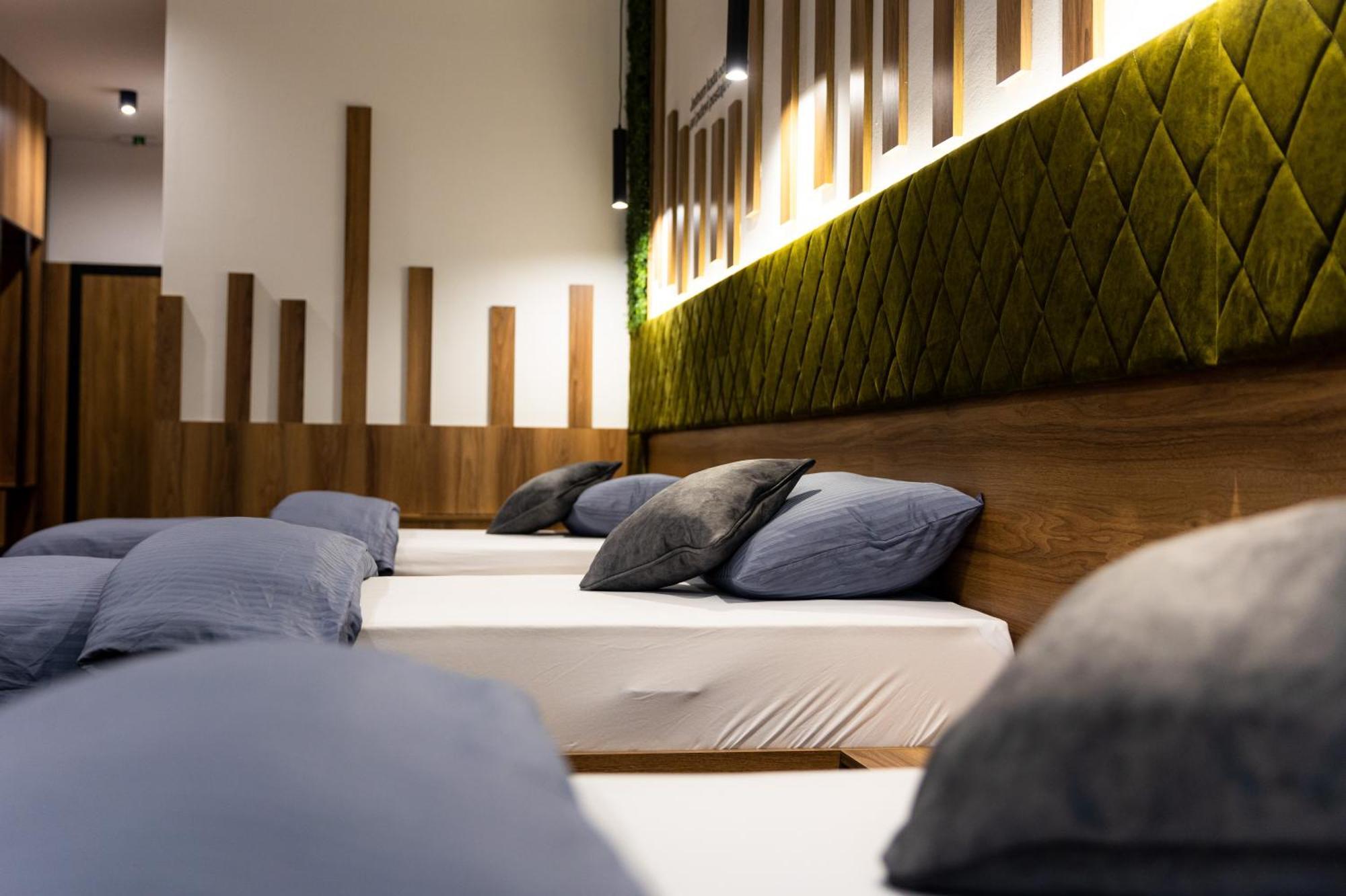 Hostel Tron ทราฟนิค ภายนอก รูปภาพ