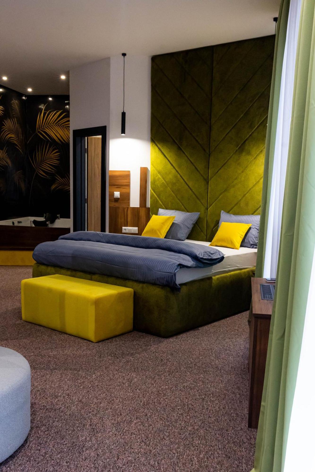 Hostel Tron ทราฟนิค ภายนอก รูปภาพ